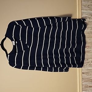 D5🔹️Navy/White Striped Lightweight Sweater